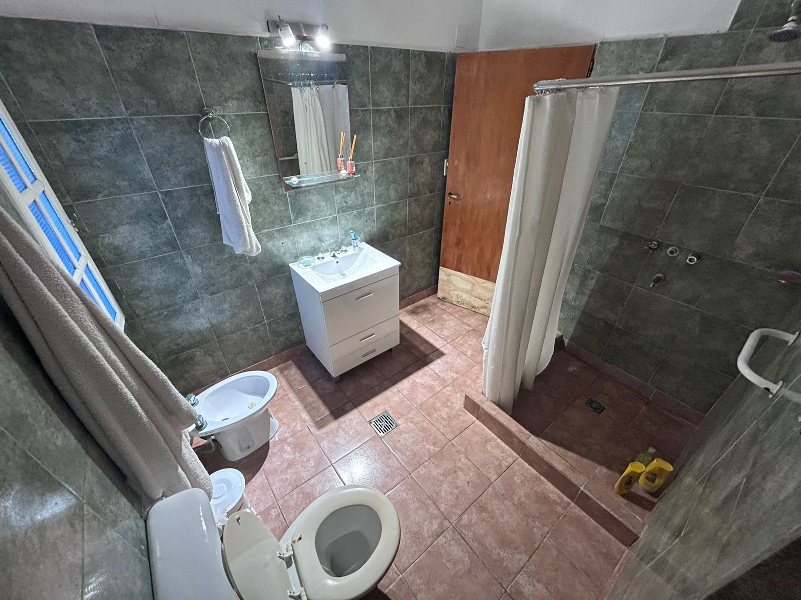 Calle Gobernador Manuel Crespo 3180