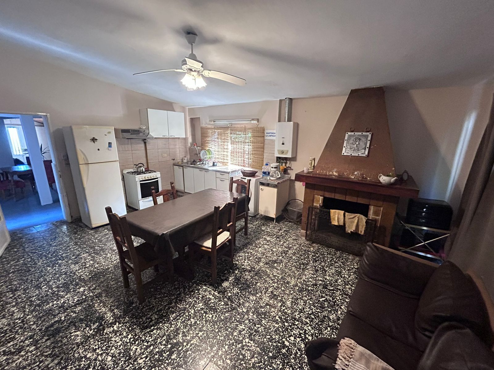 Calle Gobernador Manuel Crespo 3180