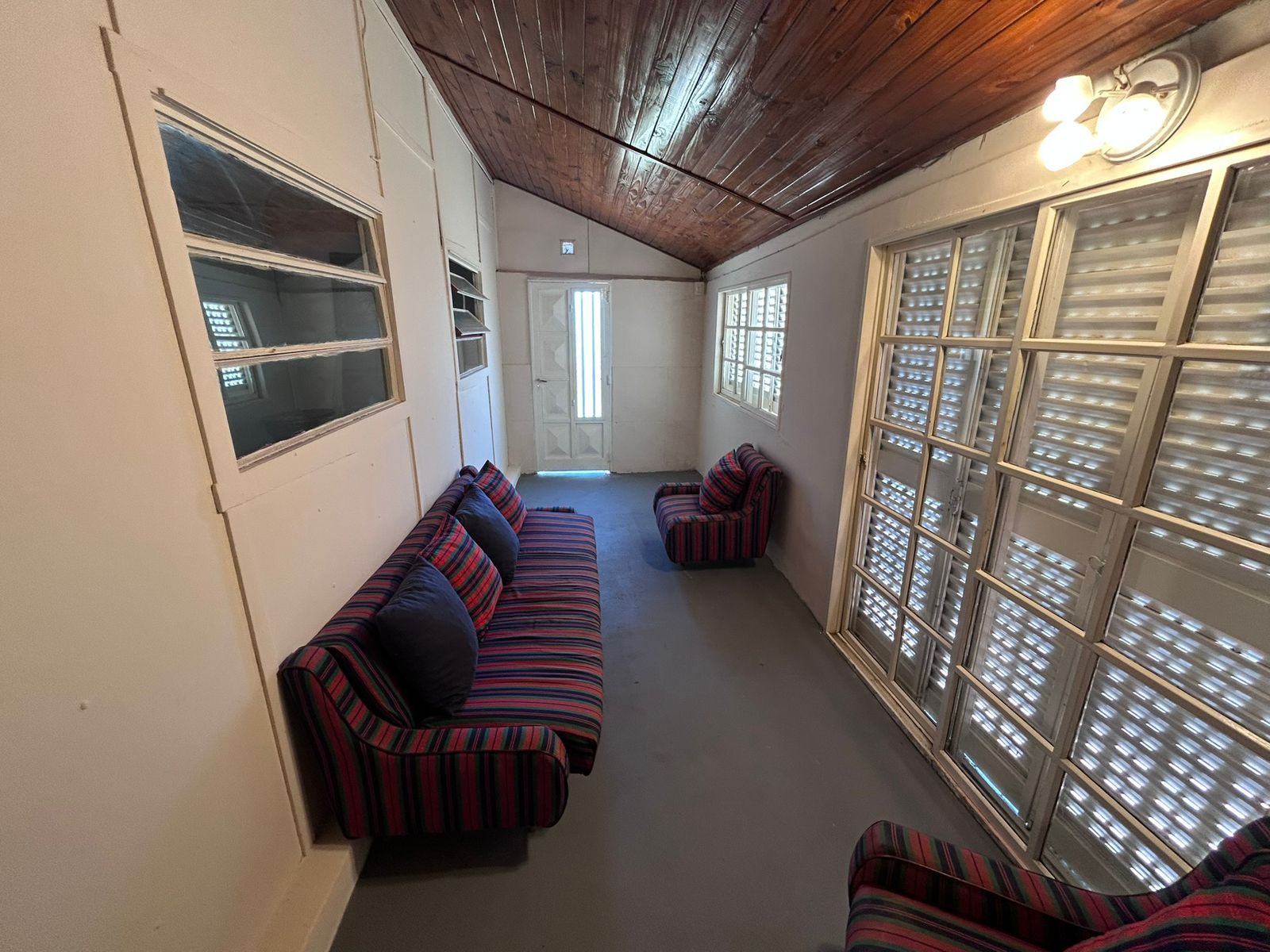 Calle Gobernador Manuel Crespo 3180