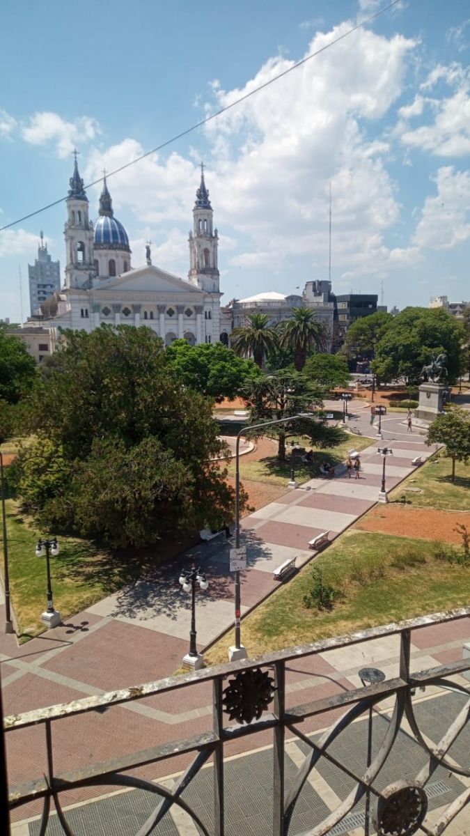 SAN MARTIN Y URQUIZA 906